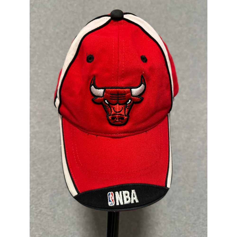 Vintage Chicago Bulls NBA Strapback Hat Cap Red White Curved Bill Rare Official